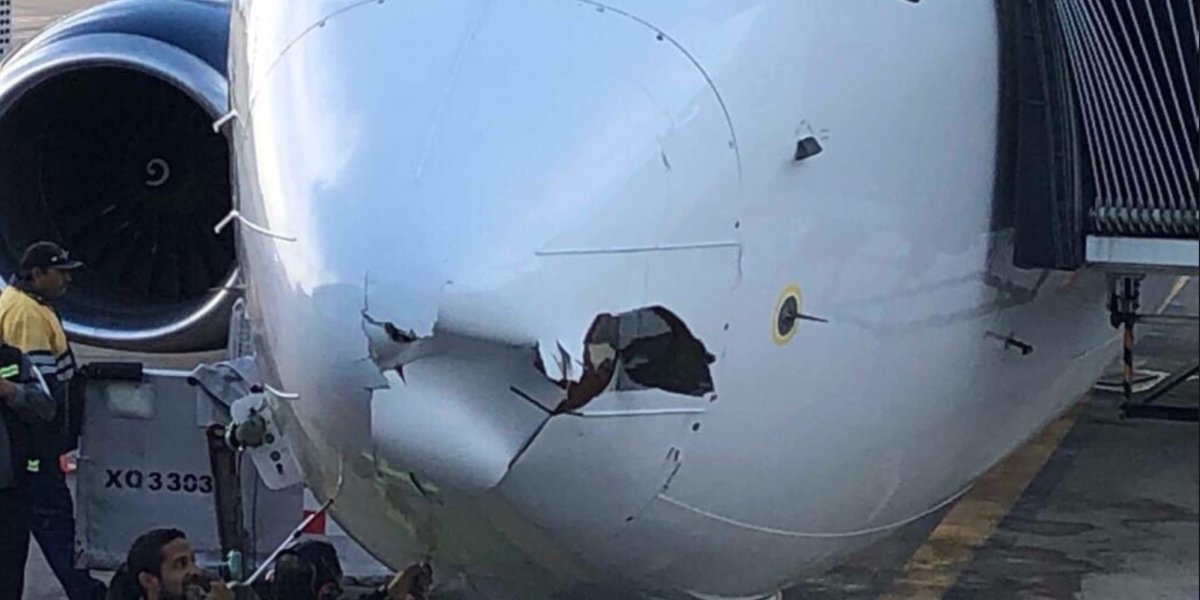 Boeing 737 passenger jet damaged. Possibly hit by drone before landing