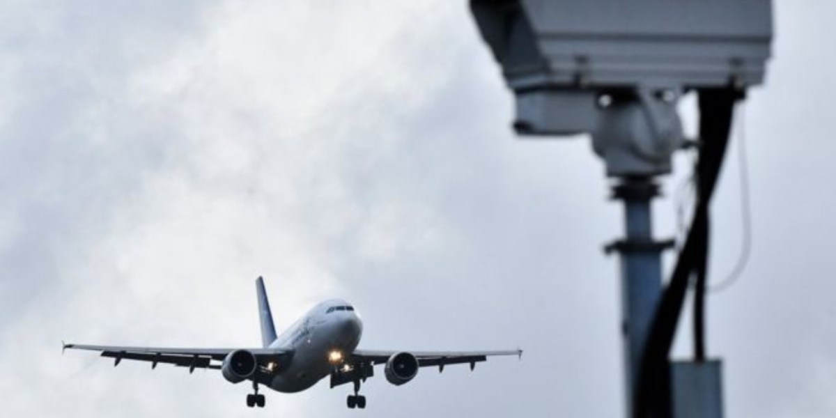 Sustained drone attack closed Gatwick, airport says