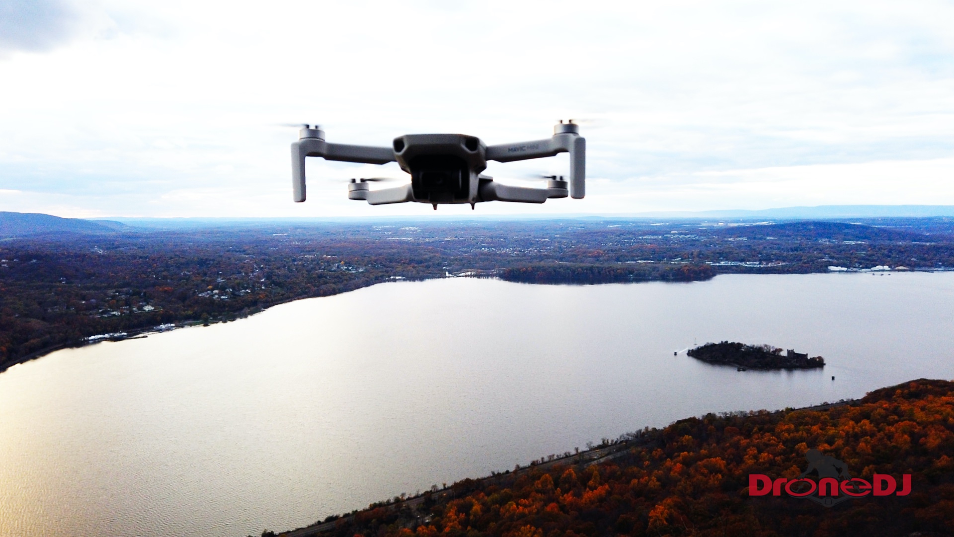 Mediate scene periskop DJI Mavic Mini long-distance range test. Mini-drone reaches 2.4 miles!