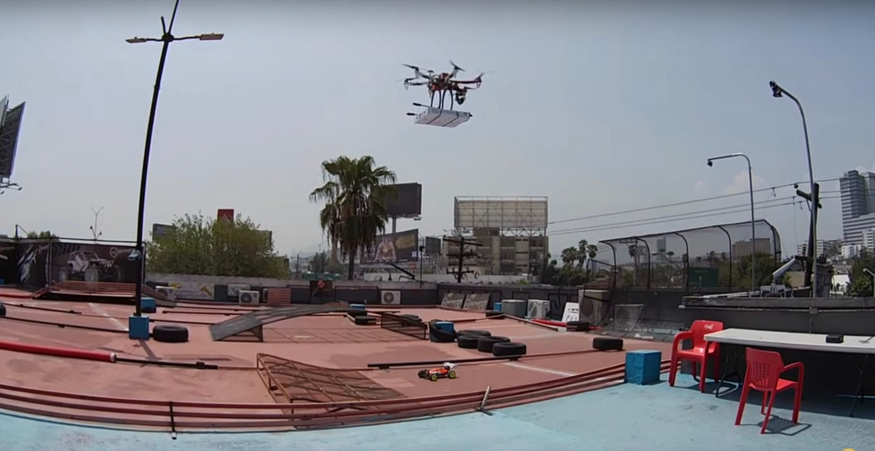 Хотите, чтобы дрон доставил пиццу в Кито? Aerialoop может доставить три