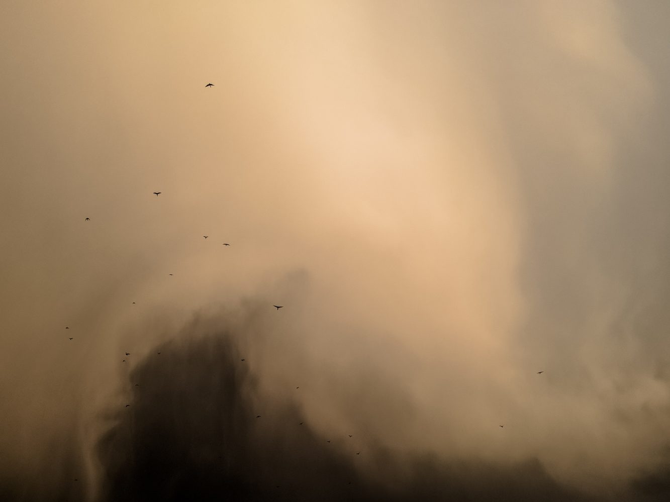 drone video dust cloud