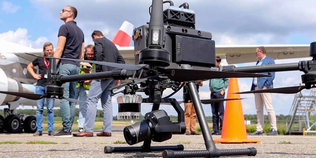 ei Veeg manipuleren DJI drone use for outdoor Airbus A330 inspection creates European history