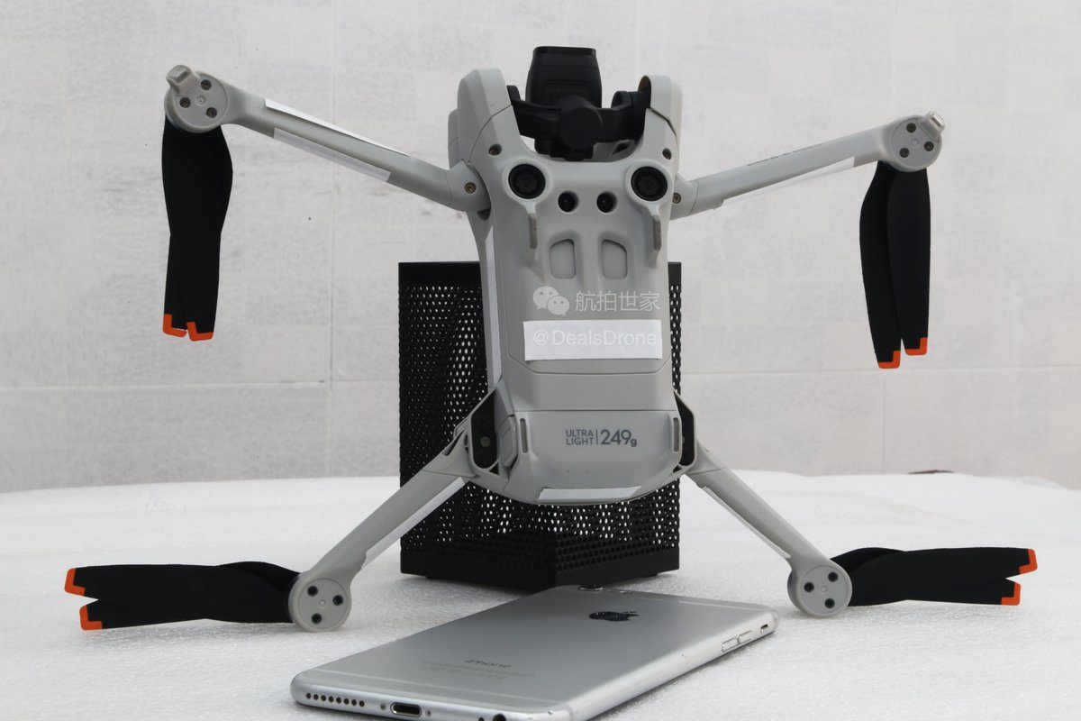 Обновление: в сети появились фотографии дрона DJI Mini 3 и пульта RC в высоком разрешении