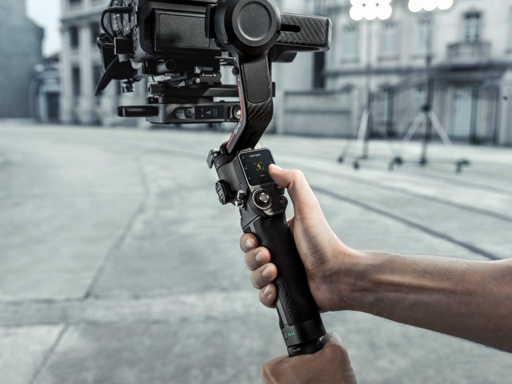 DJI's RS3 mirrorless camera stabilizer unlocks automatically and is easier  to balance
