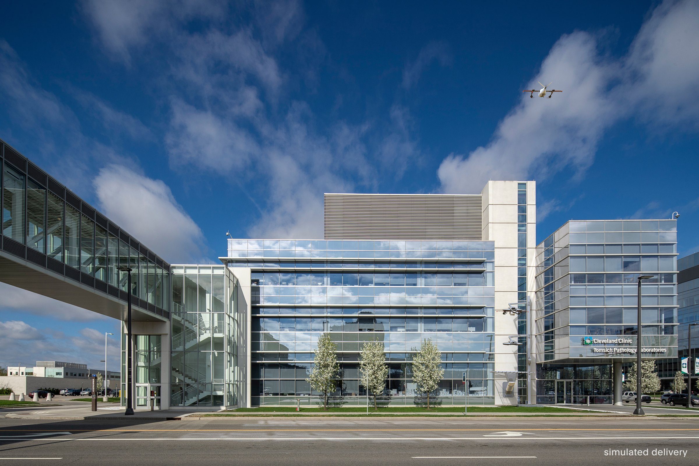 Cleveland Clinic и Zipline запустят доставку медикаментов на дом в 2025 году