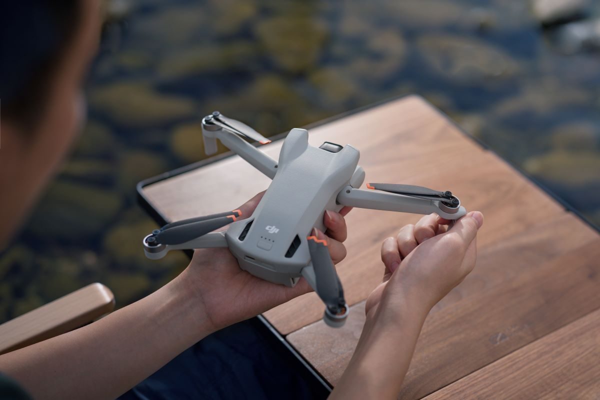 Квадрокоптер DJI Mini 3 подешевел сразу на 100 долларов