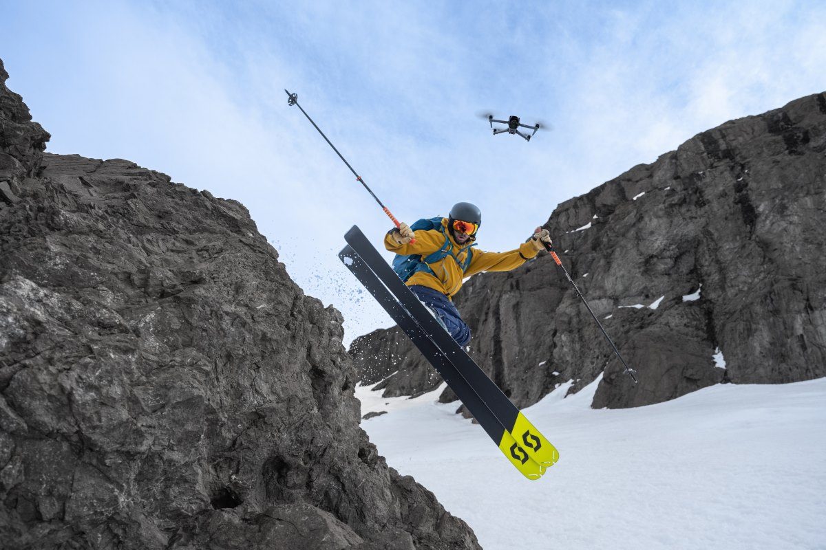 Новый двухкамерный дрон DJI Air 3S идеально подходит для съемок в путешествиях