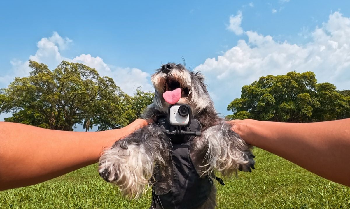 insta360 GO Ultra action camera