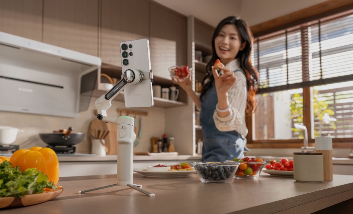 insta360 flow 2 smartphone best gimbal android update