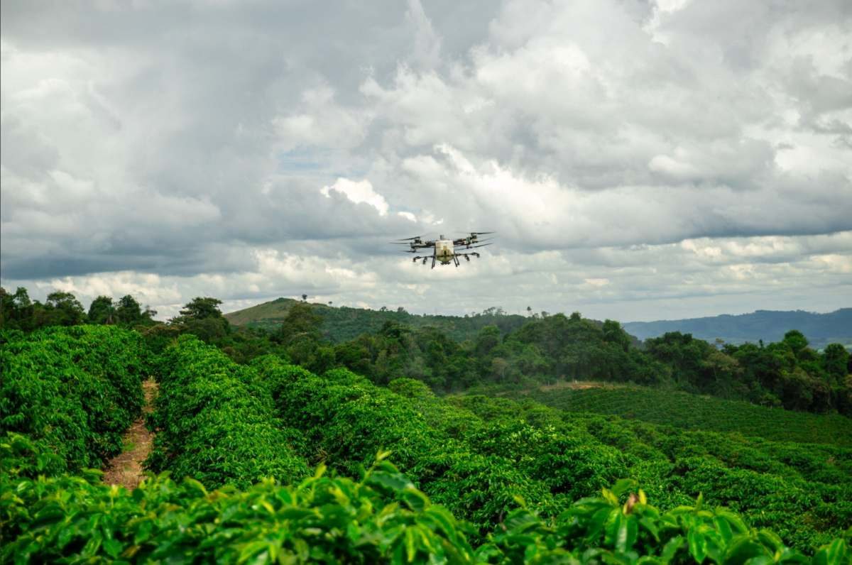 Агро-дроны DJI набирают обороты по всему миру, американские фермеры отстают
