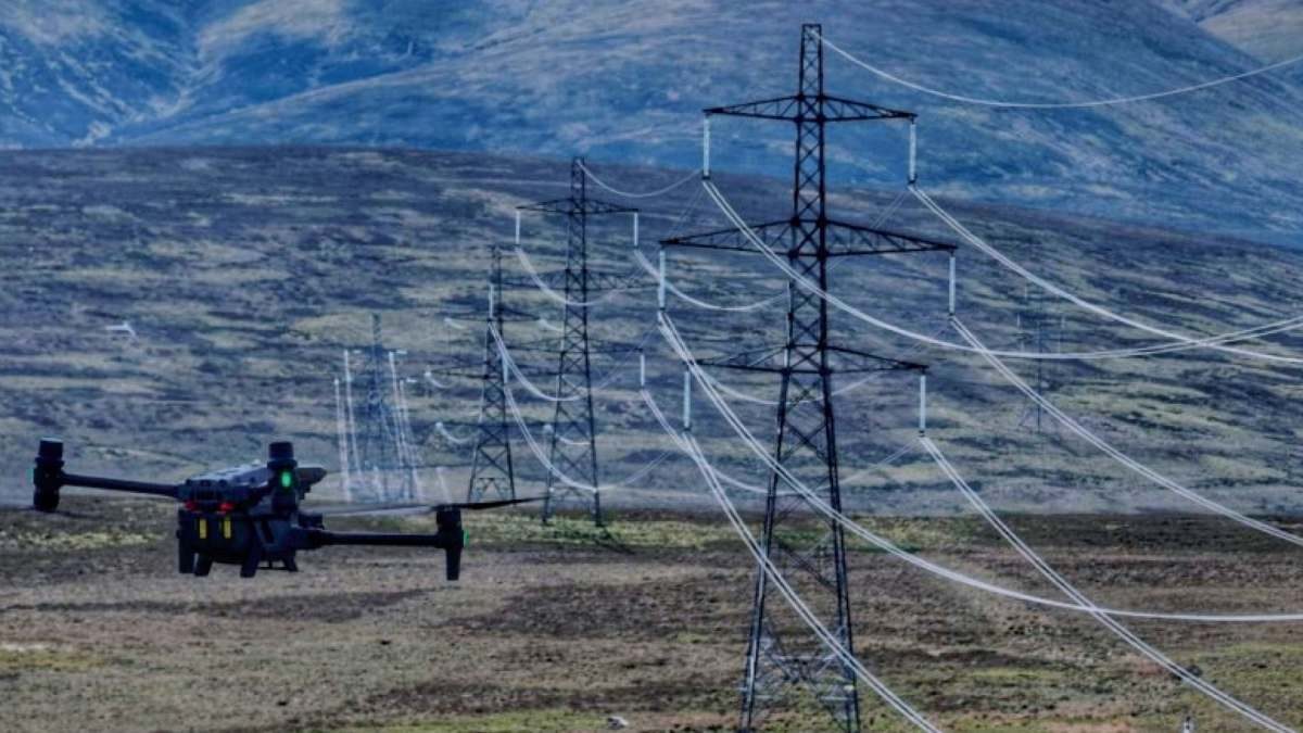 Cyberhawk britain electricity drone inspection